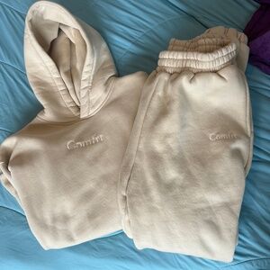 Comfrt Tan hoodie and sweatpants set